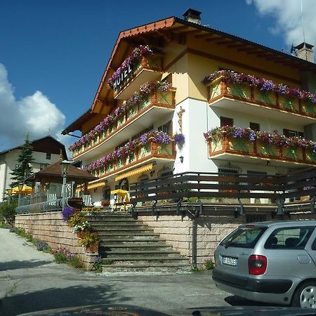 Hotel Millefiori Vigo di Fassa Exterior foto