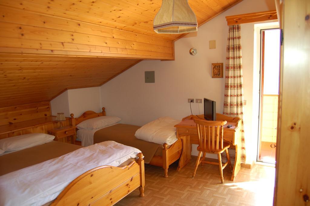 Hotel Millefiori Vigo di Fassa Cameră foto